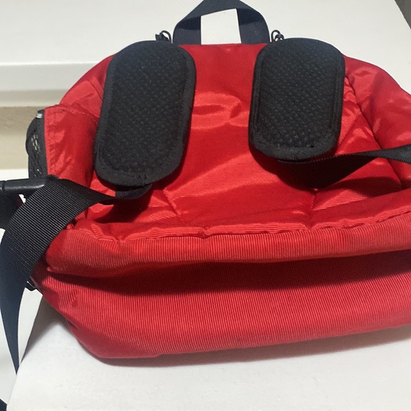 Red Victorinox makers of the original Swiss Army knife - Picture 9 of 9